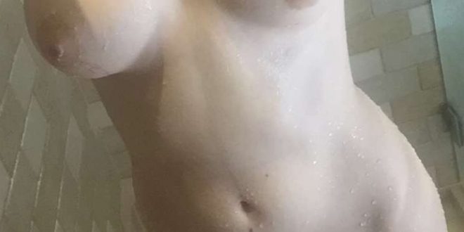 Sous la douche ultra sexy